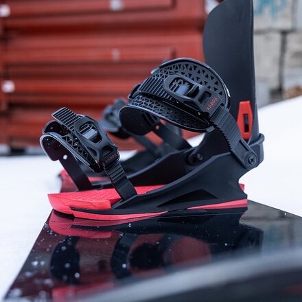 Arbor - Red Gerard Pro w/ Utility Binding Snowboard Bundle