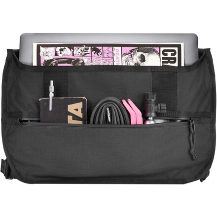 Chrome - Simple 12L Messenger MD Bag