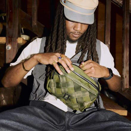 Chrome - Barrage 5L Sling Bag
