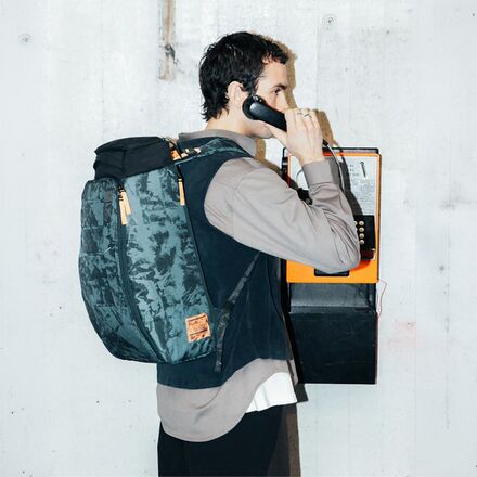 Db - Hugger 30L Backpack