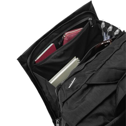 Db - Entour 32L Helmet Bag