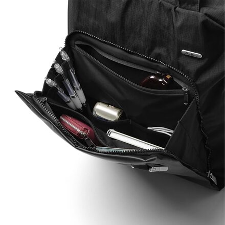 Db - Entour 32L Helmet Bag