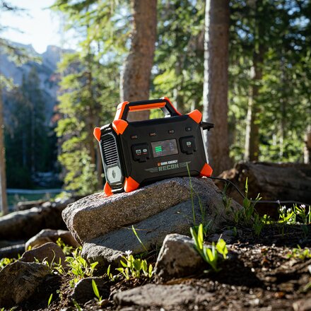 Dark Energy - Recon 300 Solar Generator - 270Wh, 300W