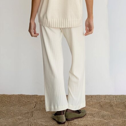 Donni - The Pointelle Simple Crop Pant - Women's