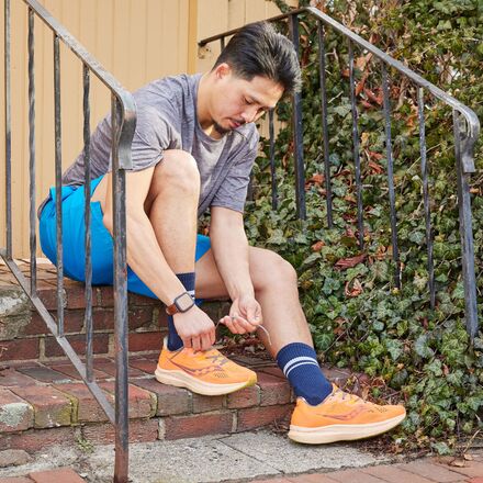 Darn Tough - Element Crew Lightweight Cushion Sock - Men's
