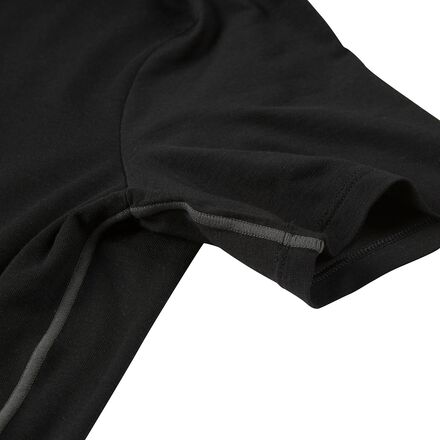Icebreaker - BodyFit 150-Ultralight Anatomica V-Neck Shirt - Men's