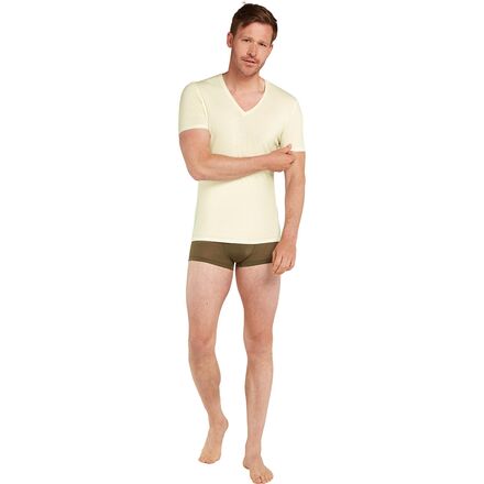 Icebreaker - BodyFit 150-Ultralight Anatomica V-Neck Shirt - Men's