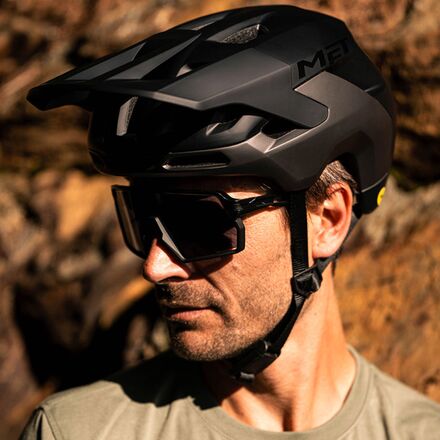 MET - Revo MIPS Helmet