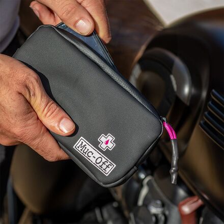muc off rainproof essentials case