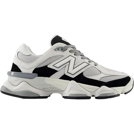 9060 Shoe