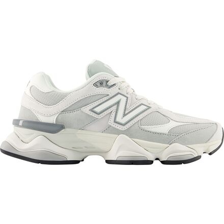 9060 Shoe