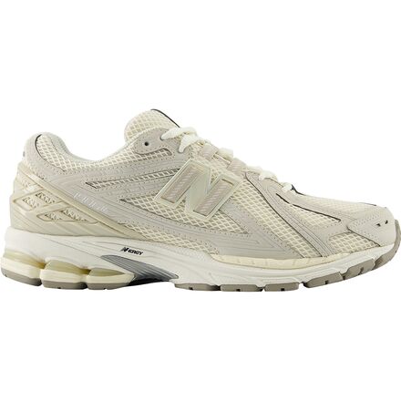 1906R Shoe
