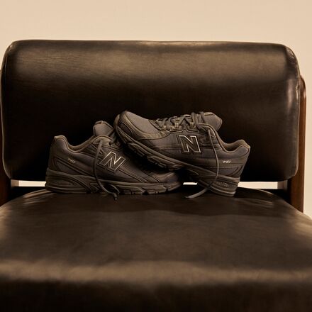 New Balance - 740 Shoe