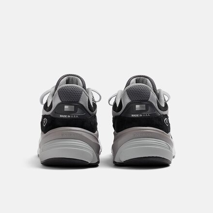 New Balance - Made in USA 990v6 Shoe - Women's