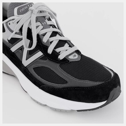 New Balance - Made in USA 990v6 Shoe - Women's