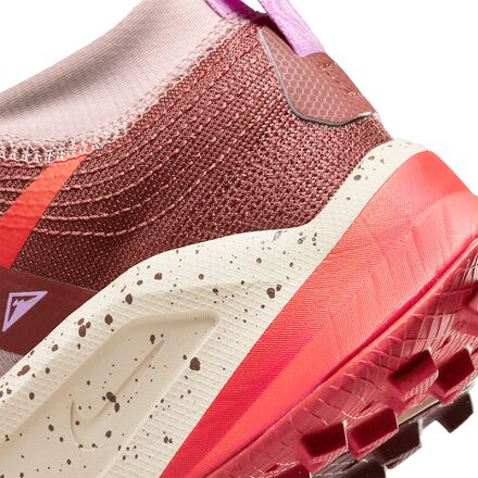 Nike - ZoomX Zegama Trail Running Shoe - Women's