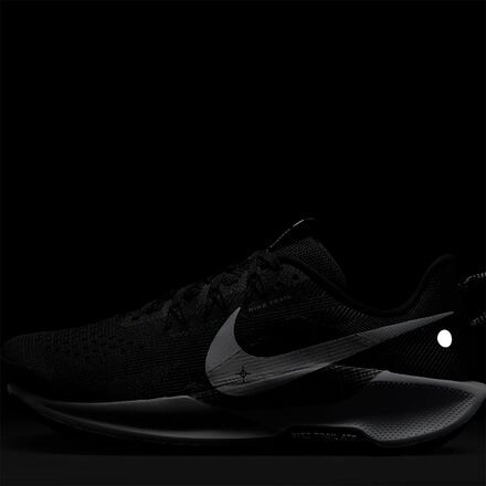 Nike - Pegasus 5 Trail Running Shoe - Men's