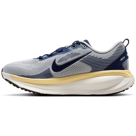 Nike - Vomero 18 Running Shoe - Men's