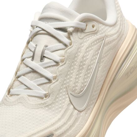 Nike - Vomero Plus ESS Running Shoe - Women's