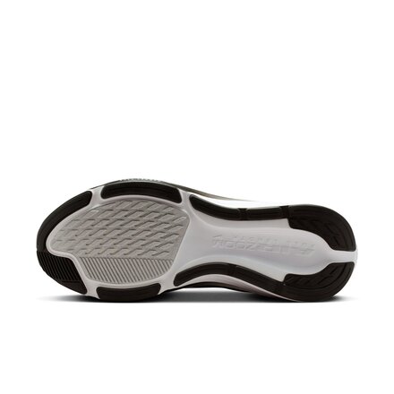 Nike - Pegasus 42 Running Shoe - Men's