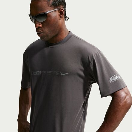 Nike - Dri-FIT Disrupt Short-Sleeve T-Shirt - Men's