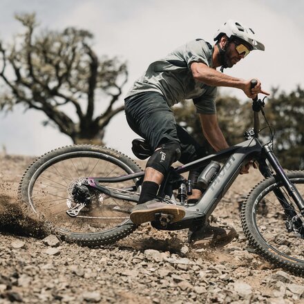 Pivot - Shuttle LT V3 Ride Eagle 70/90 E-Bike