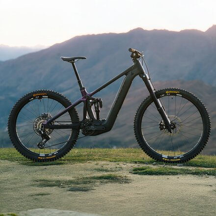 Pivot - Shuttle LT V3 Ride Eagle 70/90 E-Bike