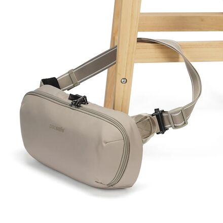 Pacsafe - Metrosafe X Urban Sling