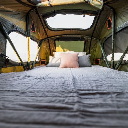 ROAM Adventure Co - Vagabond Rooftop Tent: 3-Person