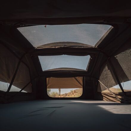 ROAM Adventure Co - Vagabond 2.0 Rooftop Tent: 3-Person 3-Season