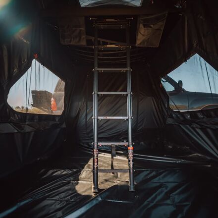 ROAM Adventure Co - Vagabond 2.0 Rooftop Tent: 3-Person 3-Season