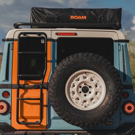 ROAM Adventure Co - Vagabond 2.0 Rooftop Tent: 3-Person 3-Season