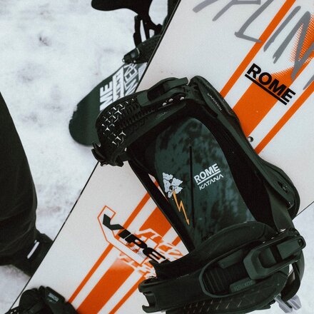 Rome - Stale Fish w/ Katana AW FASE Pro Snowboard Bundle