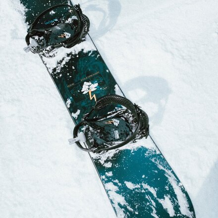 Rome - Stale Fish w/ Katana AW FASE Pro Snowboard Bundle
