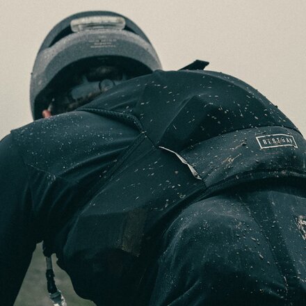 Restrap - Lightweight Race Hydration Vest
