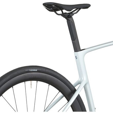 Scott - Addict 30 105 Di2 Road Bike