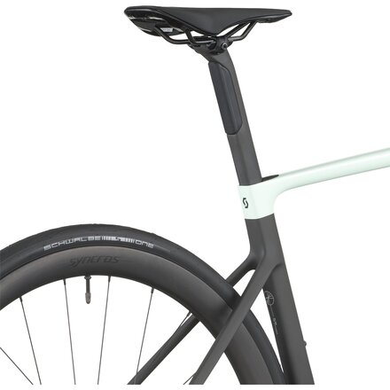 Scott - Addict RC 30 105 Di2 Road Bike