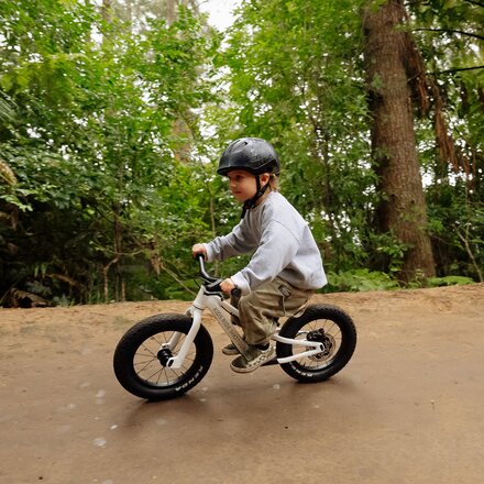 Kids Ride Shotgun - Dirt Hero Off-Road 14in Balance Bike - Kids'