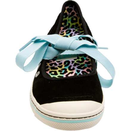 Simple - Carousel Grommet Shoe - Women's