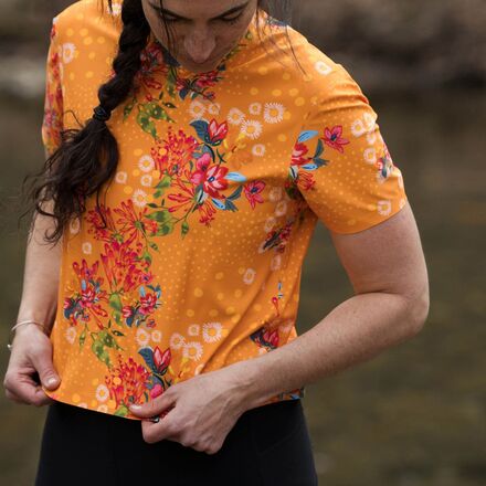 SHREDLY - Beyond Tech - Cropped T-Shirt - Women's