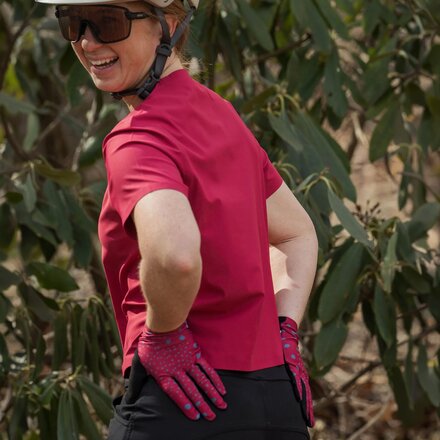 SHREDLY - Beyond Tech - Cropped T-Shirt - Women's