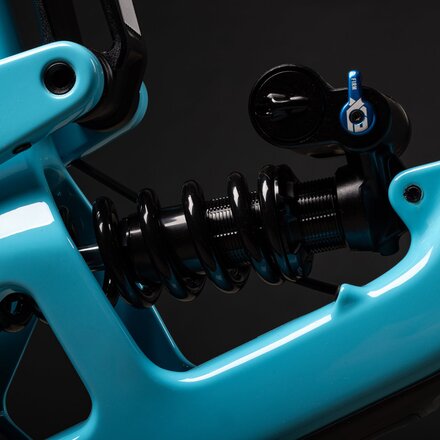 Santa Cruz Bicycles - Nomad CC Eagle 90 Mountain Bike