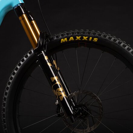 Santa Cruz Bicycles - Nomad CC Eagle 90 Mountain Bike