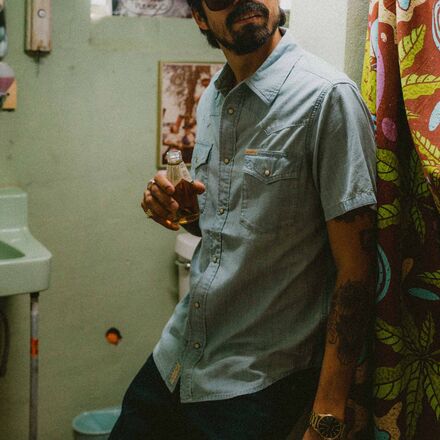 Sendero Provisions Co. - The Wyatt Pearl Snap SS Denim Shirt - Men's