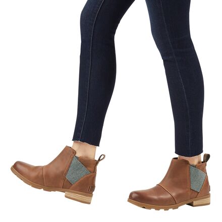sorel emelie chelsea boot velvet tan