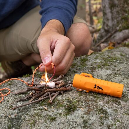 S.O.L Survive Outdoors Longer - Fire Lite Fuel-Free Lighter