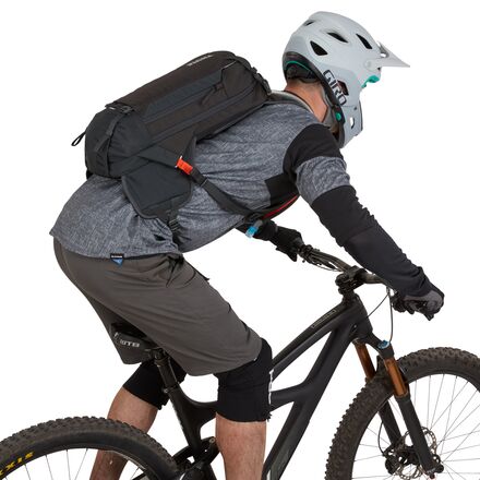 Thule - Rail 12L Hydration Pack