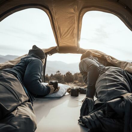 Thule - Approach Rooftop Tent: 2-Person 4-Season