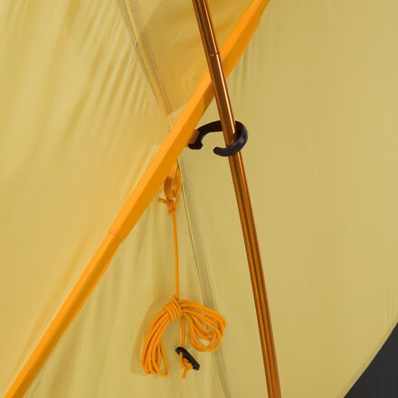 The North Face - Universal Wawona 3 Tent: 3 Person 3-Season