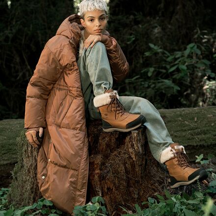 UGG - Adirondack III Boot - Women's